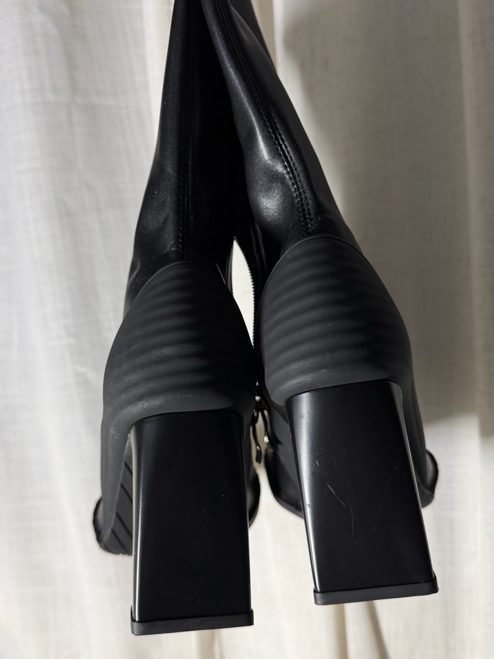 Vibram five finger heels - Picture 3 of 9